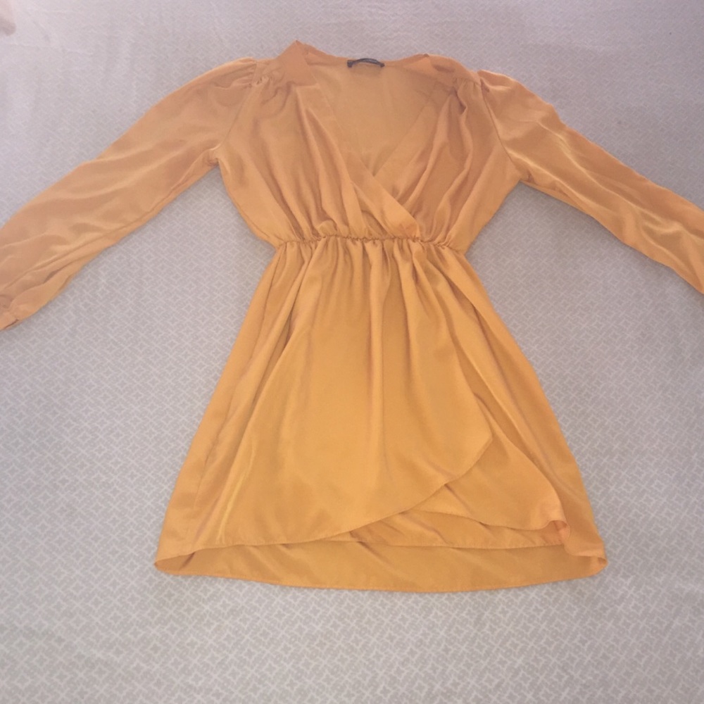 Sexy silk mustard color dress 👗
